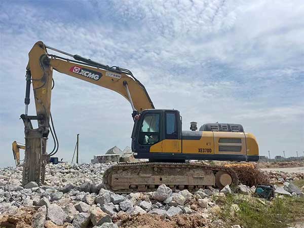 XE370D挖掘機